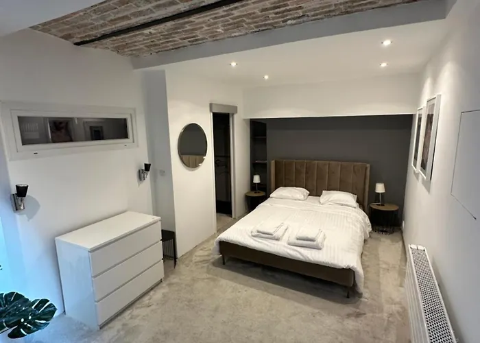 アパート Canal Saint Martin パリ