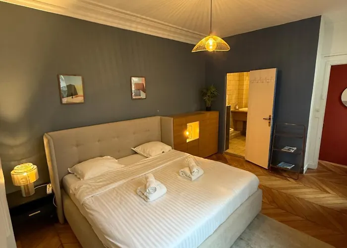 アパート Canal Saint Martin パリ